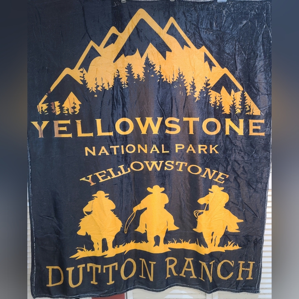 Yellowstone Dutton Ranch Cozy Fleece Throw Blanket 51x59" NWT
